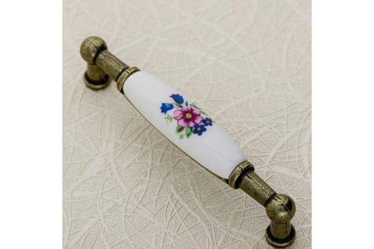 Uchwyt porcelanowy 0728-BR R-różowy kwiatek antyczny mosiądz